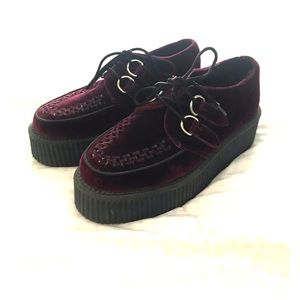 TUK velvet maroon creepers